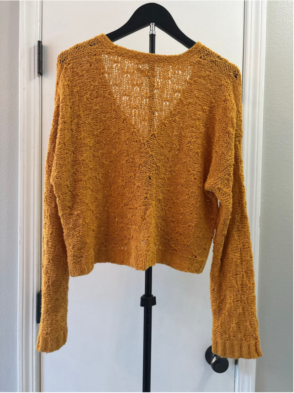 American Eagle Pointelle Knit 3-Button Cardigan Marigold Slouchy Size Small - Picture 6 of 12